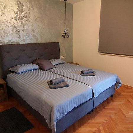 Appartamento Apartman Stella Veruda Pola Esterno foto