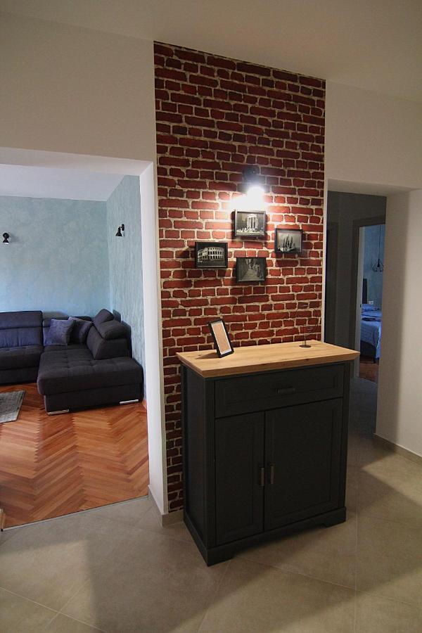 Appartamento Apartman Stella Veruda Pola Esterno foto