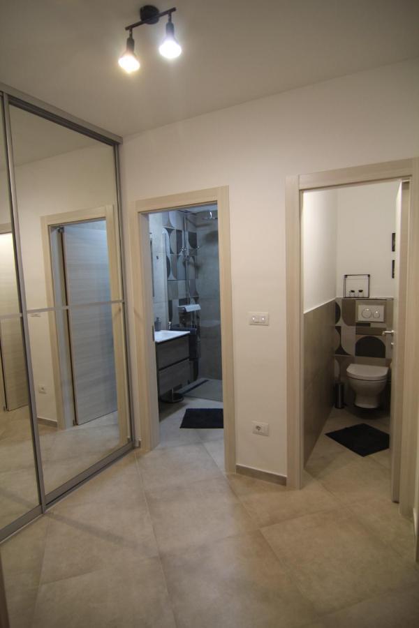 Appartamento Apartman Stella Veruda Pola Esterno foto