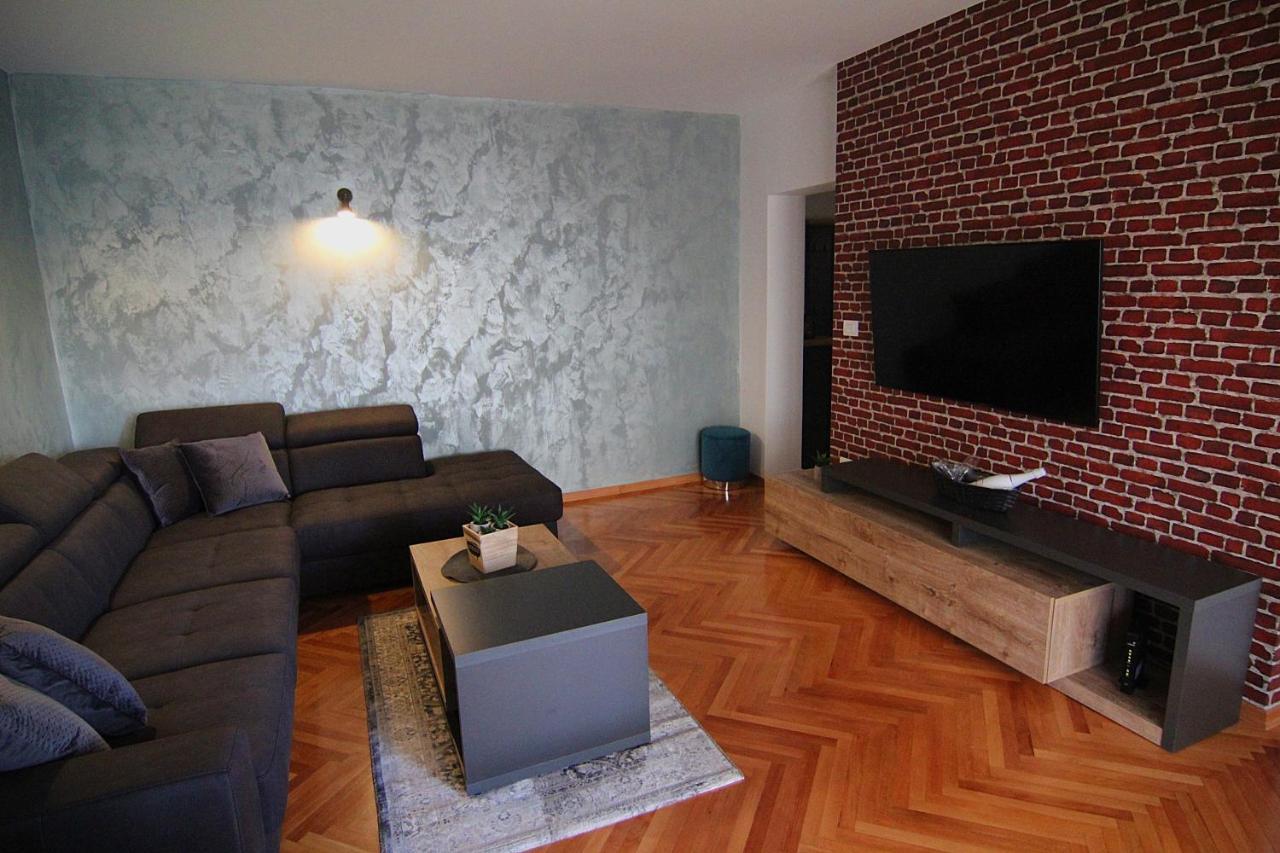 Appartamento Apartman Stella Veruda Pola Esterno foto