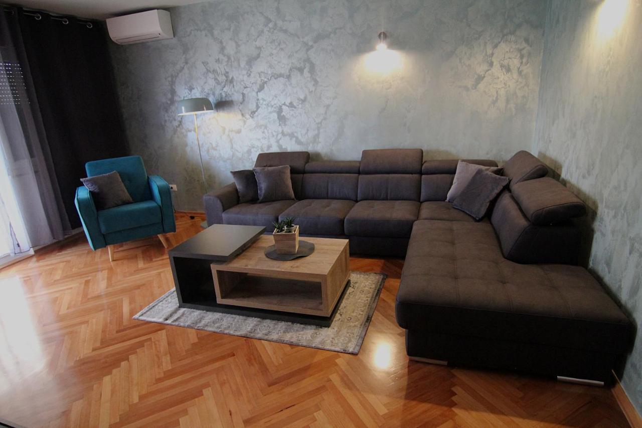 Appartamento Apartman Stella Veruda Pola Esterno foto