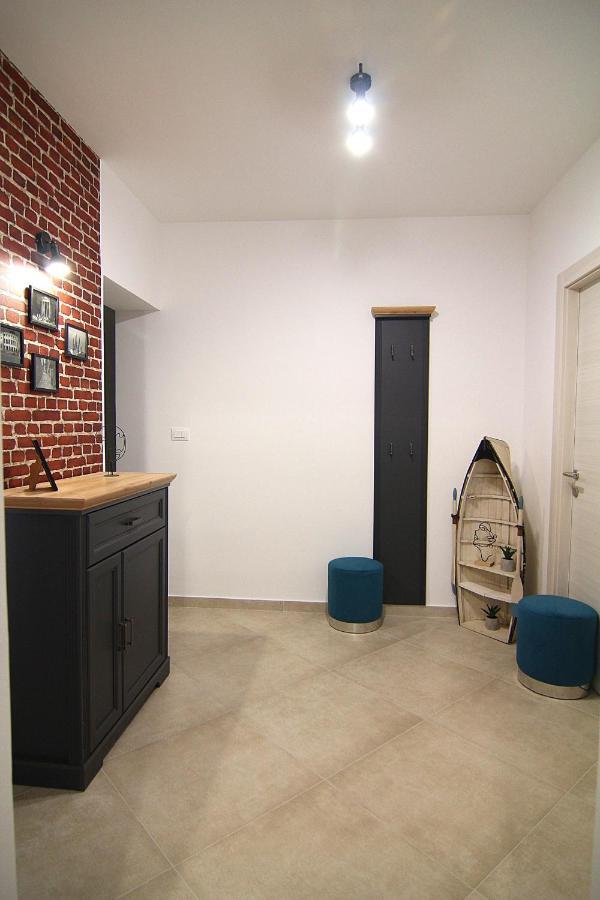 Appartamento Apartman Stella Veruda Pola Esterno foto