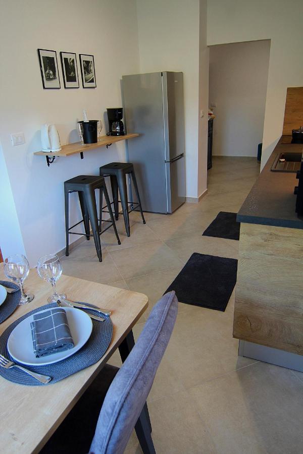 Appartamento Apartman Stella Veruda Pola Esterno foto