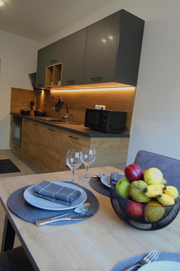 Appartamento Apartman Stella Veruda Pola Esterno foto