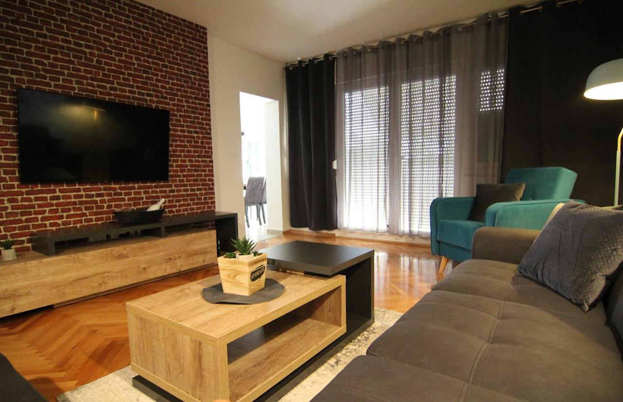 Appartamento Apartman Stella Veruda Pola Esterno foto